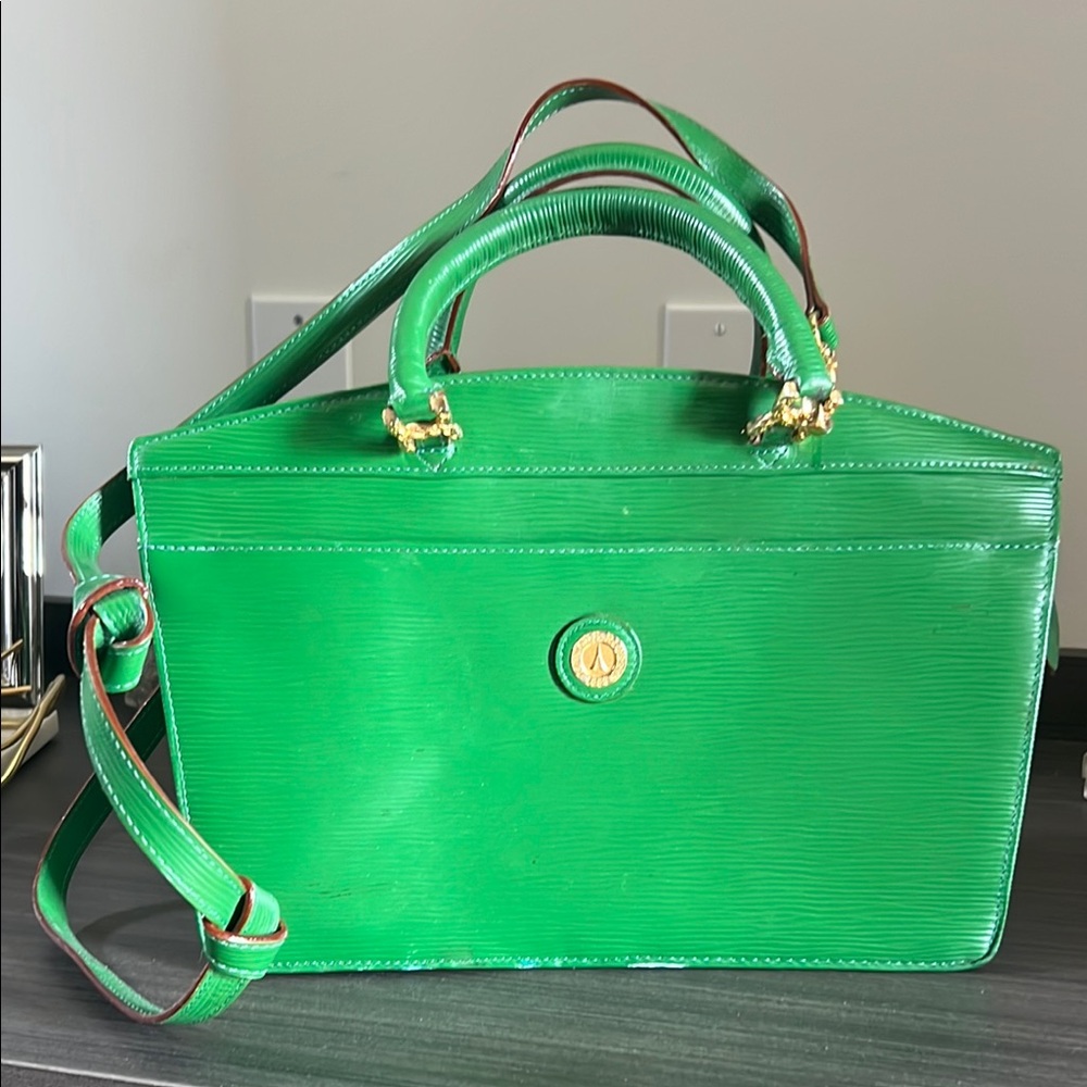Le Tour Eiffel 1887 Elegant Green Handbag with gold hardware